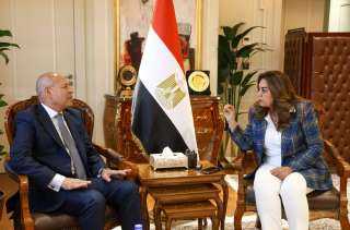 «»وزيرة التنمية المحلية والبيئة تتابع مع محافظ القاهرة الموقف التنفيذي للمشروعات التنموية وملفات النظافة والتصالح على مخالفات البناء وتطوير المناطق التاريخية بالعاصمة