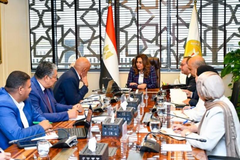 وزيرة التنمية المحلية في الأجتماع