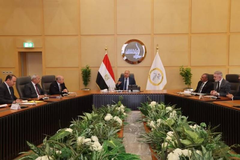 وزير النقل في اجتماع تأسيس شركة تراست