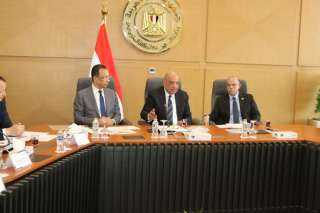 وزراء ” الكهرباء”و”الاتصالات” ”والاستثمار” يبحثون الخطوات التنفيذية لإعداد الاستراتيجية الوطنية لصناعة مراكز البيانات