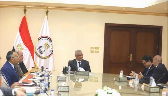”جمبلاط” يبحث مع ممثلي ”بونجسان” الكورية الجنوبية فرص الشراكة وتوطين التكنولوجيات الحديثة داخل شركات الإنتاج الحربي