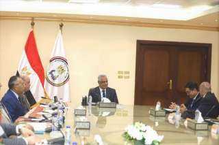 ”جمبلاط” يبحث مع ممثلي ”بونجسان” الكورية الجنوبية فرص الشراكة وتوطين التكنولوجيات الحديثة داخل شركات الإنتاج الحربي