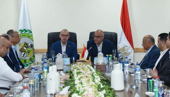 وزير الاستثمار يجتمع مع أعضاء مجلس النواب بالإسكندرية ضمن جولة تفقدية بميناء الدخيلة بحضور المحافظ