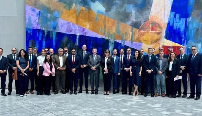 رئيس هيئة الشراء الموحد يستعرض فرص الاستثمار وتوطين الصناعات الطبية خلال المائدة المستديرة للتحالف الصحي الألماني