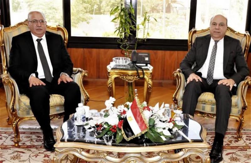 استقبل الدكتور سامح الحفني، وزير الطيران المدني، بمقر ديوان عام الوزارة، المهندس خاليد الشرقاوي، المدير العام للمنظمة العربية للطيران المدني