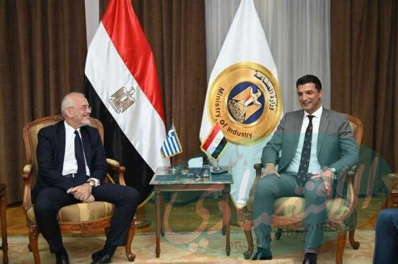 وزير الصناعة يبحث مع سفير اليونان لدى مصر فرص تعزيز الشراكة الصناعية بين البلدين