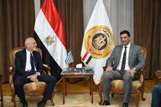 وزير الصناعة يبحث مع سفير اليونان لدى مصر فرص تعزيز الشراكة الصناعية بين البلدين