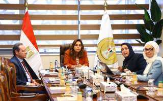 وزيرة التنمية المحلية والبيئة تناقش مخرجات مشاركة مصر في الاجتماع الأول للجنة الإقليمية لمشروع الاقتصاد الأزرق المستدام