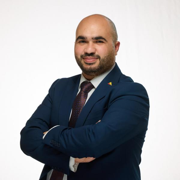أنس الزعبي مدير الاستشارات الهندسيه للشرق الأوسط