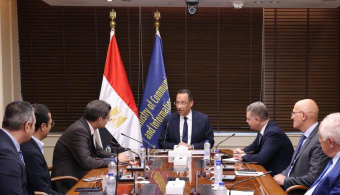 وزير الاتصالات يبحث مع « سيستمز ليمتد » خطط التوسع في مصر وتحويل مركزها إلى ثاني أكبر مراكزها عالميًا