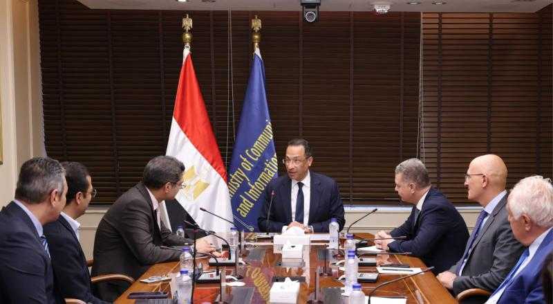 وزير الاتصالات يبحث مع « سيستمز ليمتد » خطط التوسع في مصر وتحويل مركزها إلى ثاني أكبر مراكزها عالميًا