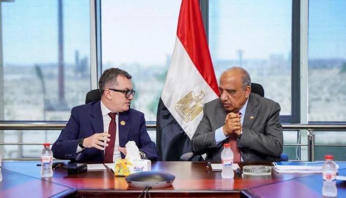 وزيرا الكهرباء والتخطيط يبحثان الاستثمارات والشراكات وتمويل مشروعات الطاقة والخامات الأرضية والمعادن النادرة