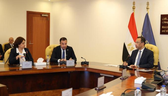 ” تنظيم الاتصالات ” يشدد ضوابط بيع وتفعيل خطوط المحمول.. وتوسع مرتقب في التحقق البيومتري