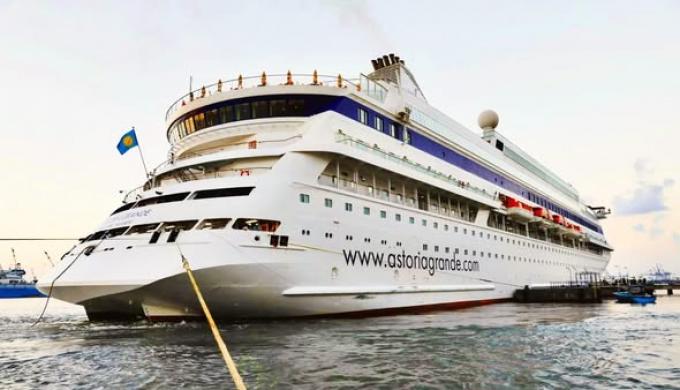 في زيارتها الأولى..ميناء غرب بورسعيد يستقبل السفينة السياحية ASTORIA GRANDE
