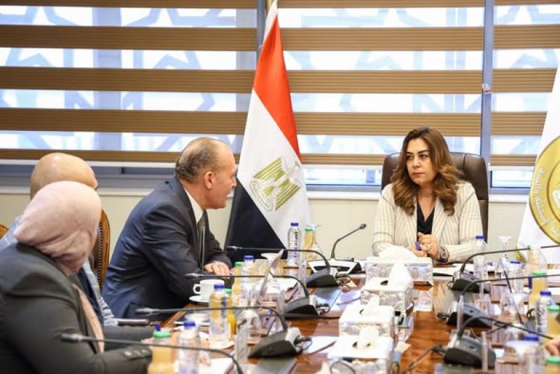 وزيرة التنمية المحلية في الأجتماع
