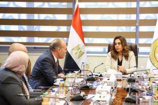 وزيرة التنمية المحلية والبيئة تعقد اجتماعاً لمتابعة الموقف التنفيذى لمشروع تطهير مصرف كيتشنر مكون المخلفات الصلبة بمحافظات كفر الشيخ والغربية والدقهلية