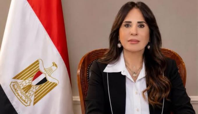 وزيرة الإسكان تتابع موقف مشروعات مياه الشرب والصرف الصحي بعدد من المحافظات