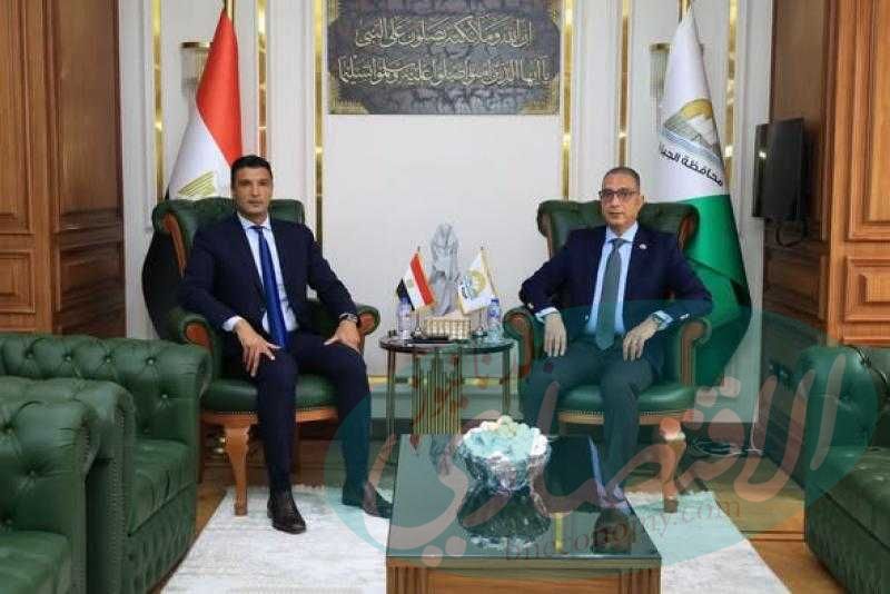 وزير الصناعة ومحافظ الجيزة يبحثان ملفات العمل وتقنين الأوضاع بمنطقتي جرزا وعرب أبوساعد الصناعيتين