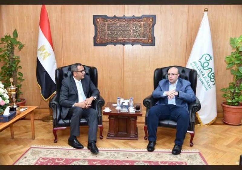 الرئيس التنفيذي لجهاز تنمية المشروعات يلتقي مع محافظ الفيوم