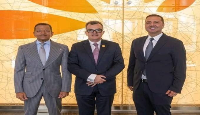 وزير التخطيط يبحث مع بنك المشرق تعزيز الشراكة في خدمات الدفع الإلكتروني وتصدير التكنولوجيا المالية