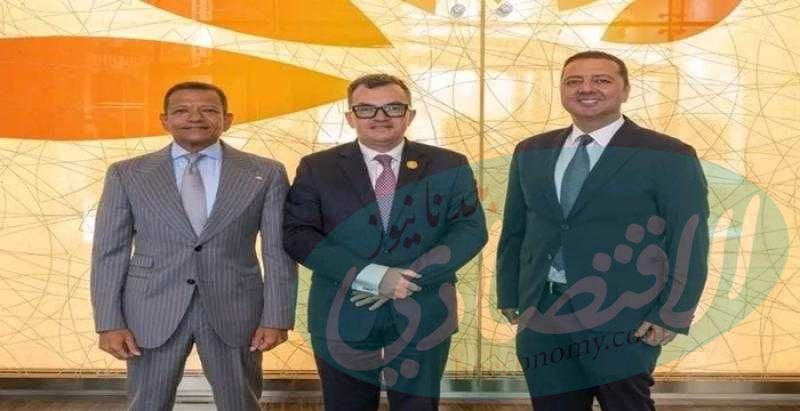وزير التخطيط يبحث مع بنك المشرق تعزيز الشراكة في خدمات الدفع الإلكتروني وتصدير التكنولوجيا المالية