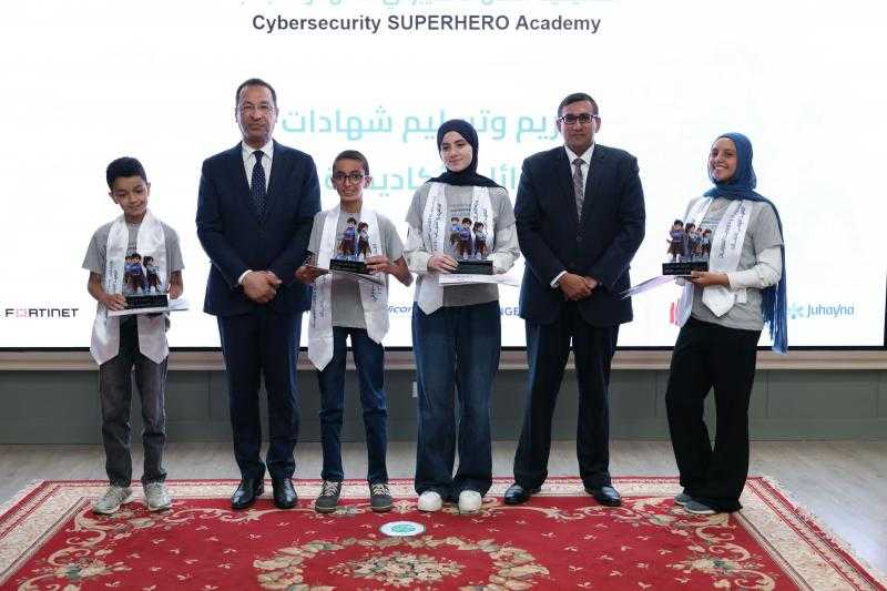 وزير الاتصالات يشهد تخريج أكثر من 6 آلاف متدرب من أكاديمية الأمن السيبراني للنشء والشباب