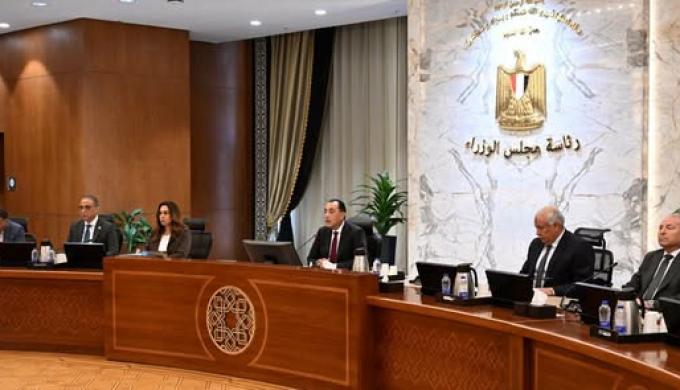 استمرار اتخاذ الإجراءات التنفيذية المتبعة لترشيد استهلاك الكهرباء بمختلف الجهات والمرافق التابعة للمحافظات