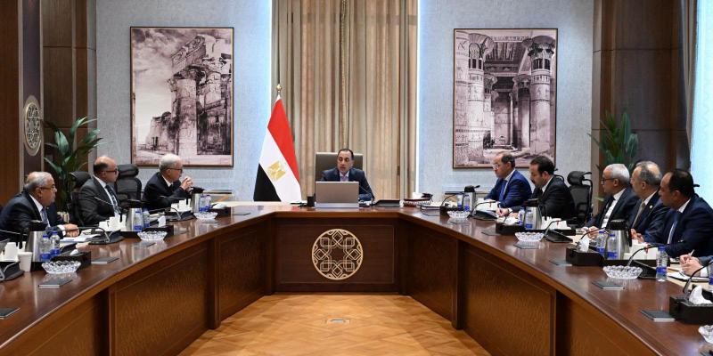 عقد الدكتور مصطفى مدبولي، رئيس مجلس الوزراء، اجتماعًا