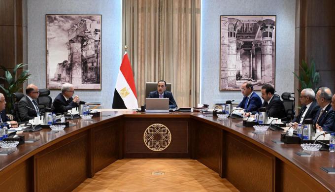 رئيس الوزراء يتابع مستهدفات برنامج إعادة هيكلة الشركات القابضة