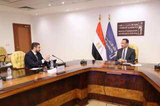 وزير الاتصالات يبحث مع «إنترو القابضة» تنفيذ مركز «كيميت» للبيانات بالسخنة بقدرة 80 ميجاوات