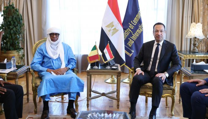 ” وزير الاتصالات ” يبحث مع وزير الاتصالات والاقتصاد الرقمي بجمهورية مالي تعزيز التعاون بين البلدين في مجالات التحول الرقمي