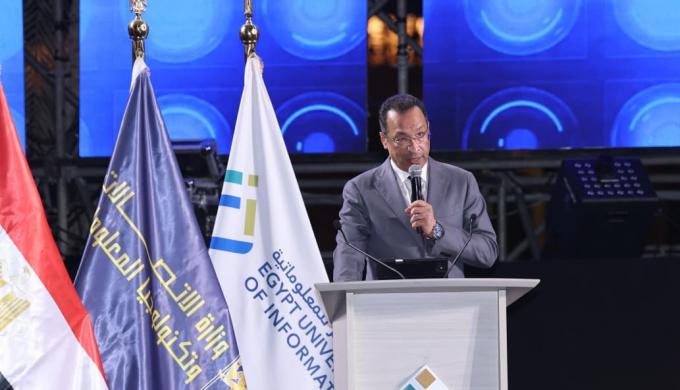 وزير الاتصالات يشهد تخريج دفعة جديدة من جامعة مصر للمعلوماتية وتوقيع 3 اتفاقيات مع CESI الفرنسية