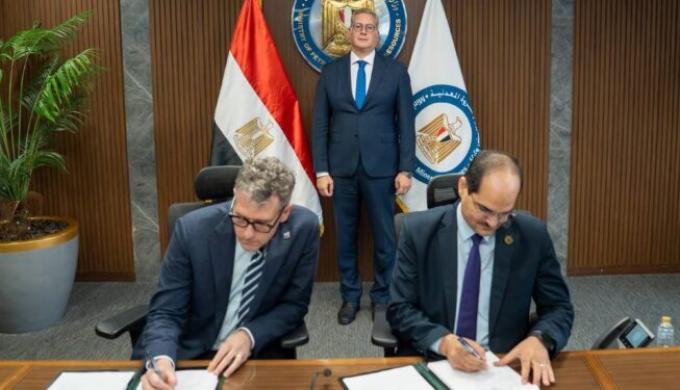 إيجاس وشيفرون تبرمان اتفاقية جديدة للتنقيب عن النفط والغاز بالبحر المتوسط باستثمارات 88 مليون دولار