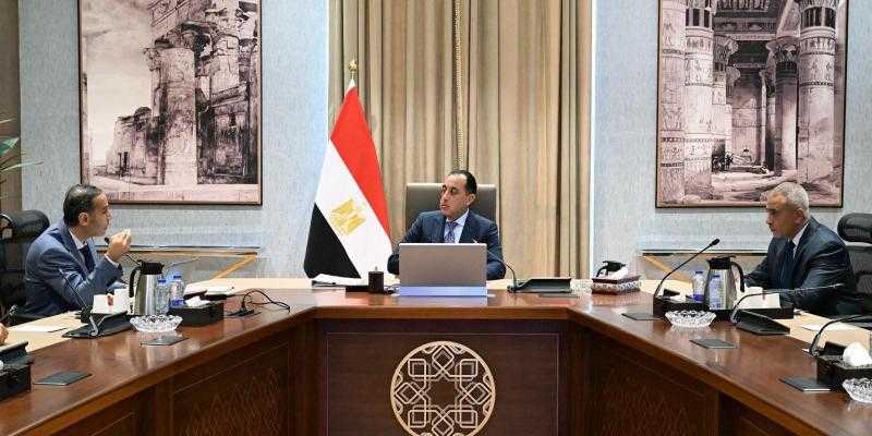 مدبولي يوجه بتوسيع مشاركة القطاع الخاص وحماية المتعاملين خلال اجتماعه برئيس ”الرقابة المالية”