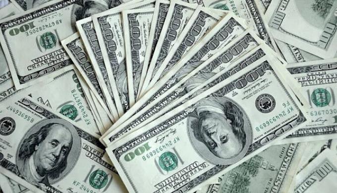 البنوك المصرية تحافظ على استقرار العملة الخضراء.. وسعر الدولار يثبت عند 53.42 جنيهاً للشراء