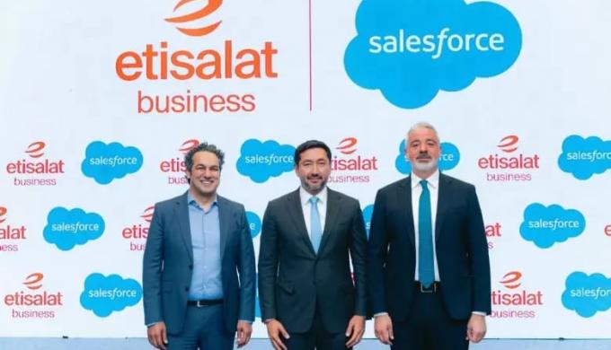 اتصالات مصر تصبح أول مشغل اتصالات في السوق المحلية يتعاون مع Salesforce لتقديم حلول الأعمال والذكاء الاصطناعي